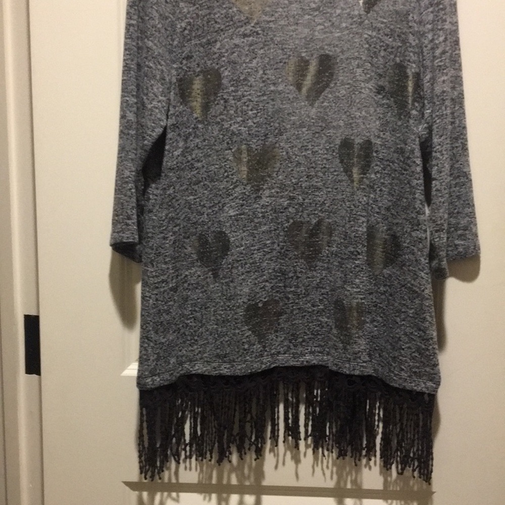 Like New! Avenue women pullover silver heart sweater dress detail hem size 14/16